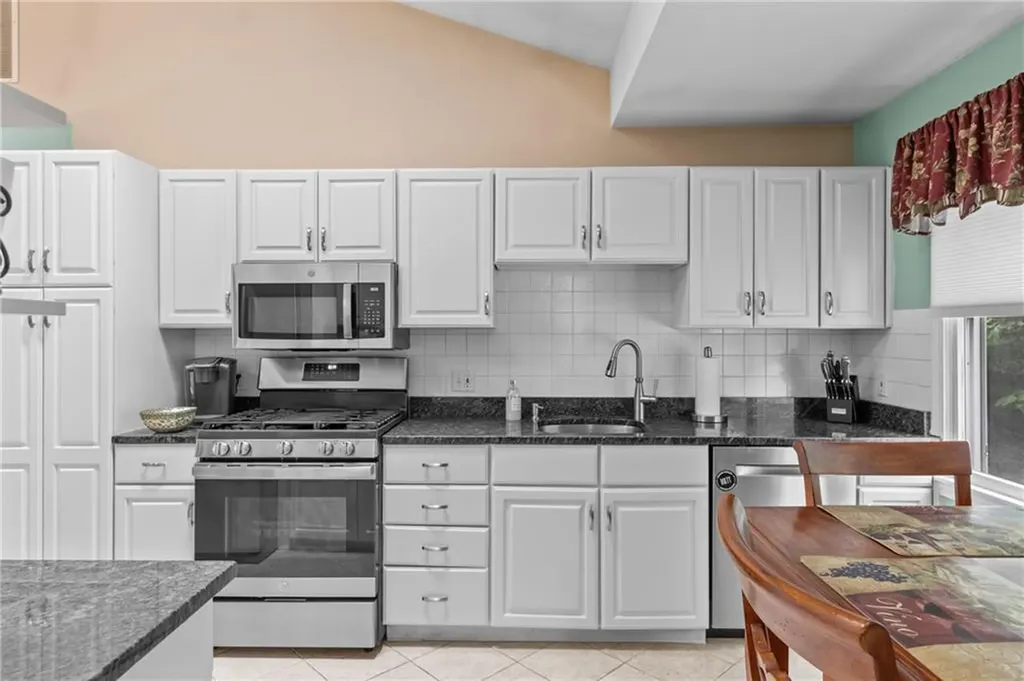 46 Canonchet Trail Cranston RI 02921