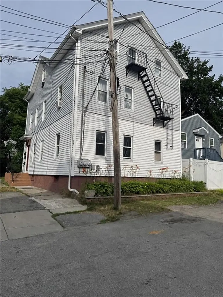 17 Huldah Street Providence RI 02909