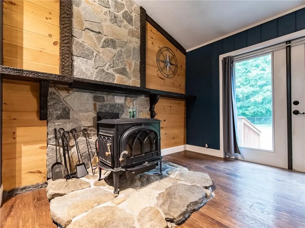 11 Paris Irons Road Glocester RI 02857