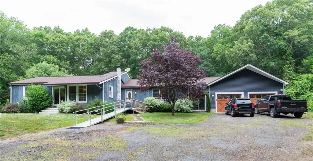 11 Paris Irons Road Glocester RI 02857
