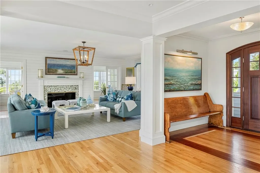 24 Stone Tower Lane Barrington RI 02806