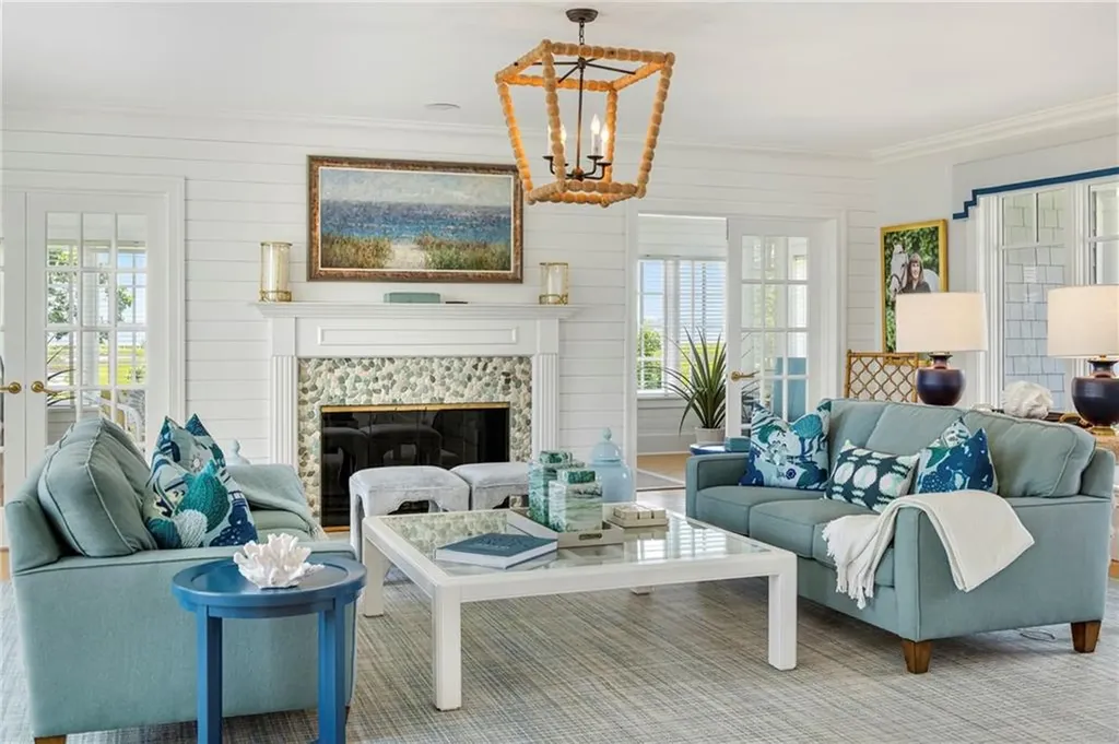 24 Stone Tower Lane Barrington RI 02806
