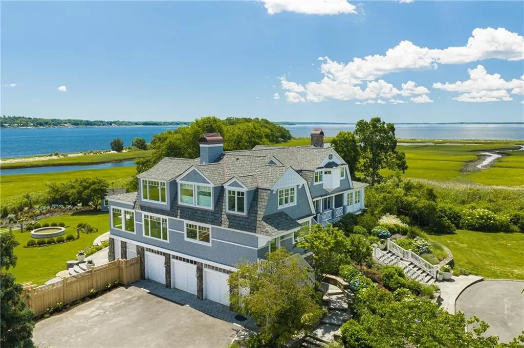 24 Stone Tower Lane Barrington RI 02806