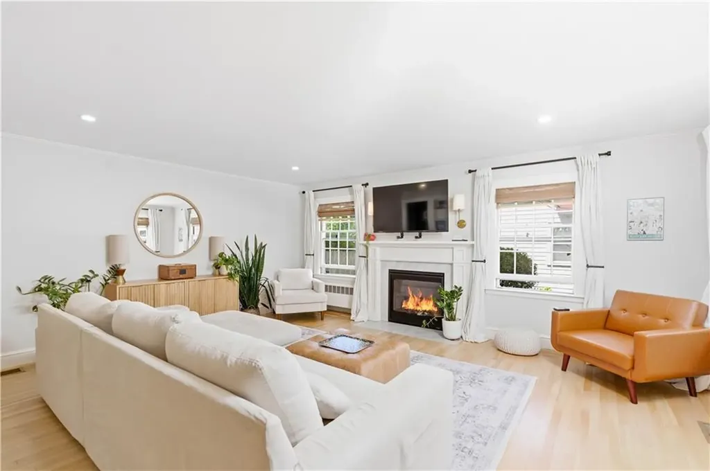 23 Dyer Street Warren RI 02885