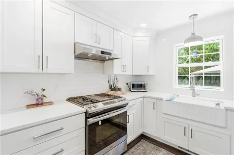 23 Dyer Street Warren RI 02885