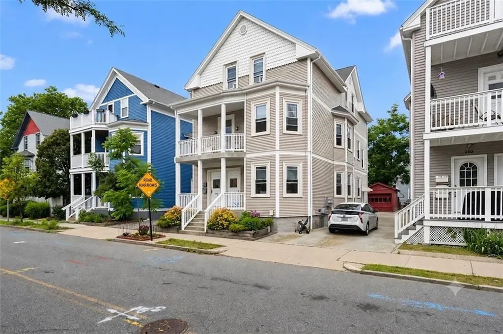 206 Rochambeau Avenue Providence RI 02906