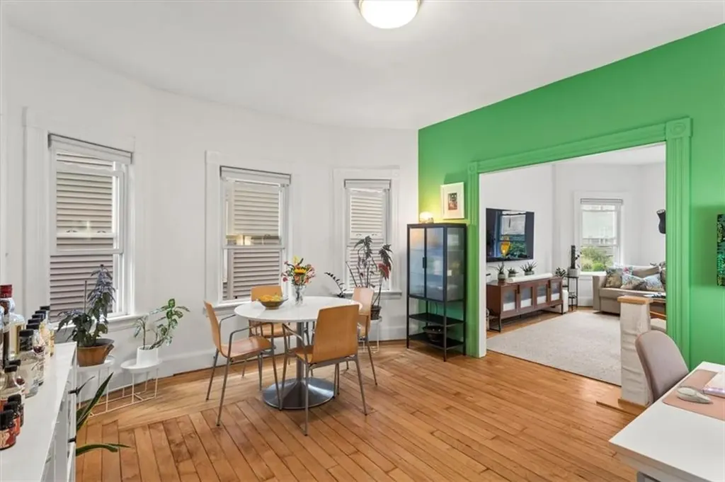 206 Rochambeau Avenue Providence RI 02906