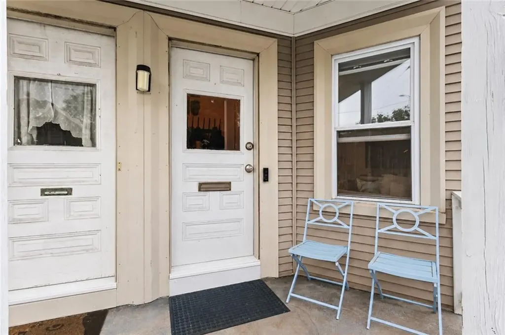 206 Rochambeau Avenue Providence RI 02906