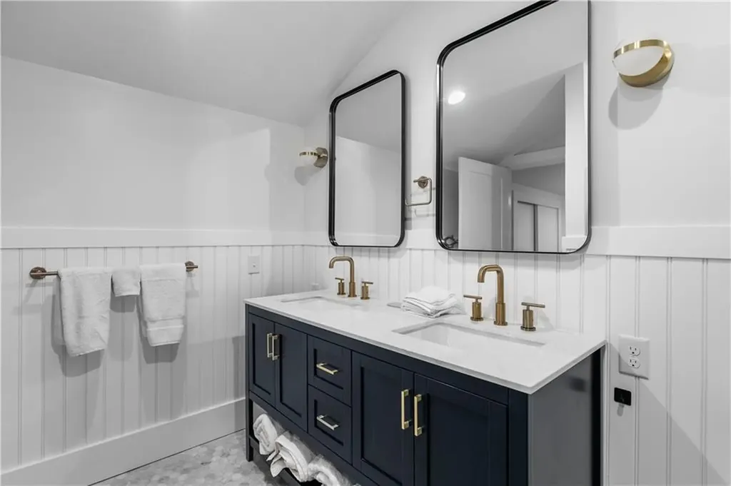 561 Bristol Ferry Road Portsmouth RI 02871