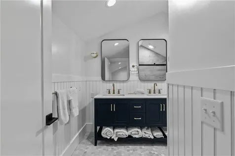 561 Bristol Ferry Road Portsmouth RI 02871
