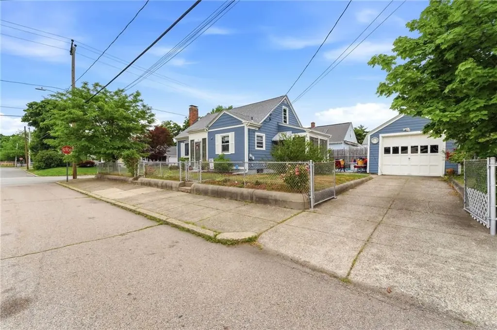 12 Gilmore Street Pawtucket RI 02861