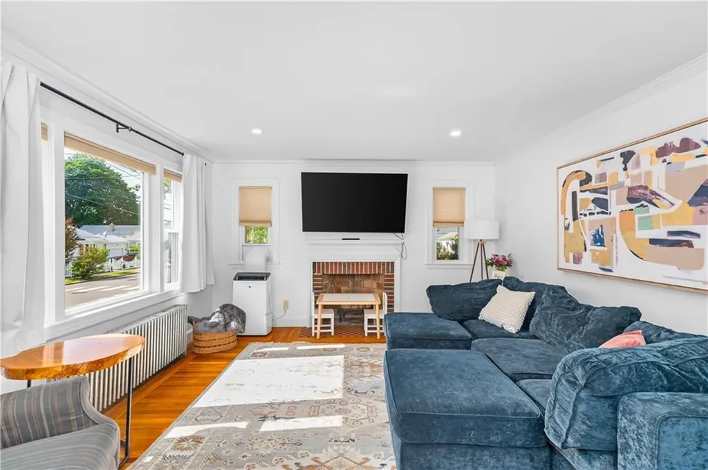 393 Sharon Street Providence RI 02908