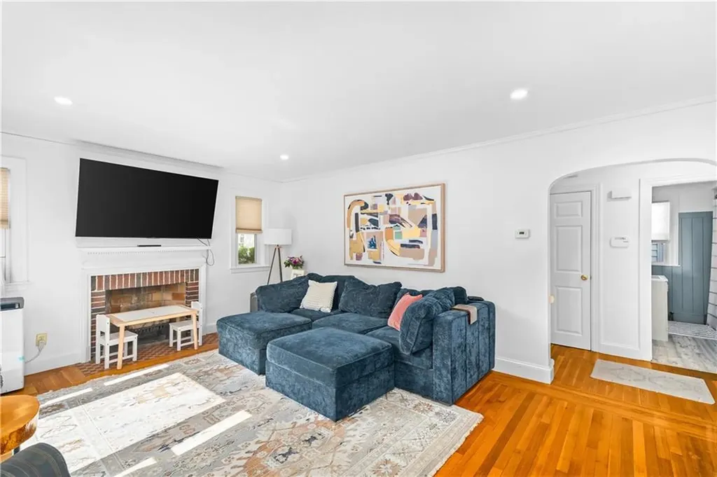393 Sharon Street Providence RI 02908