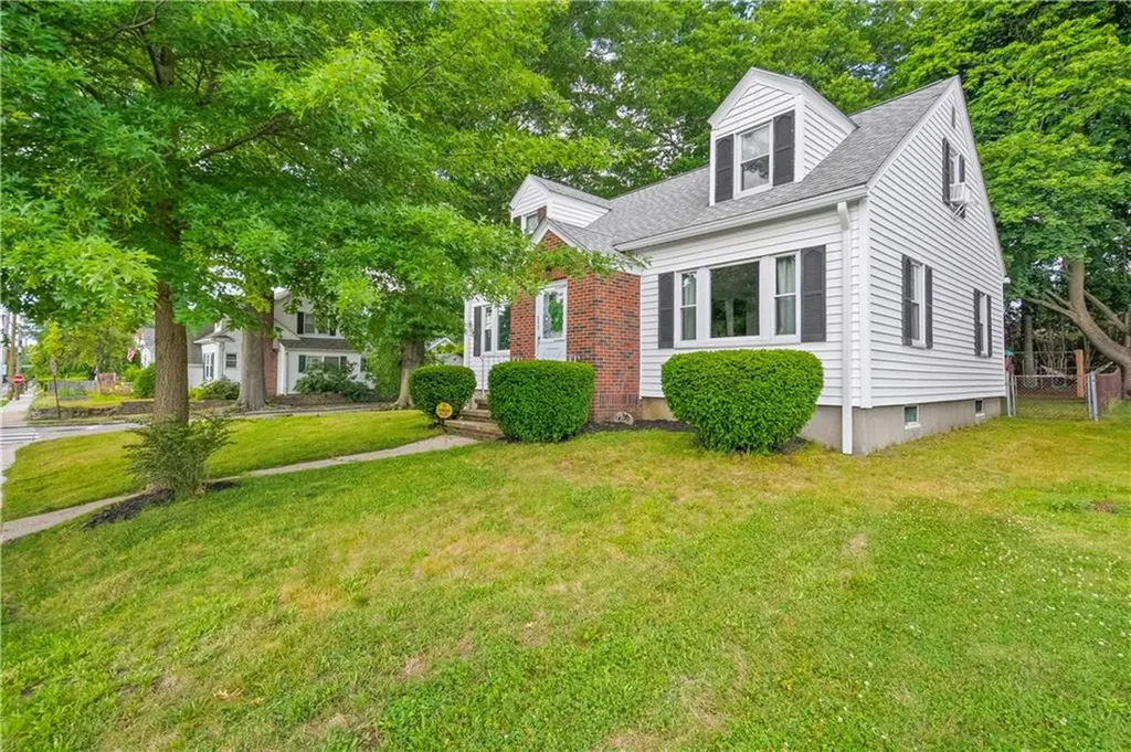 393 Sharon Street Providence RI 02908