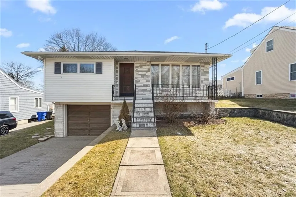 30 Dover Avenue East Providence RI 02914