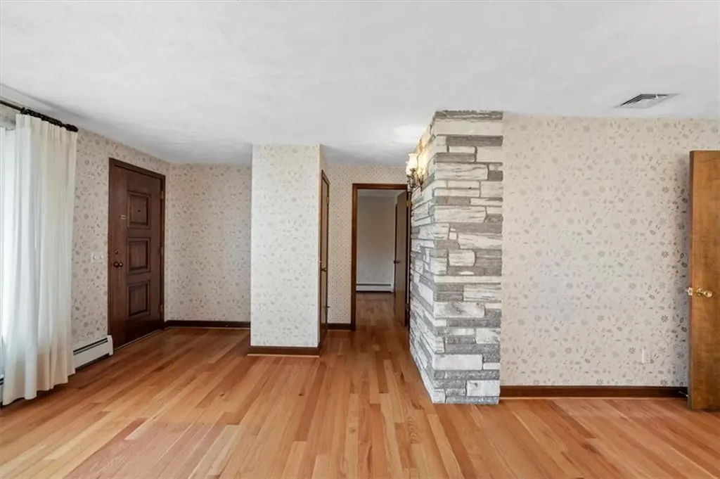 30 Dover Avenue East Providence RI 02914