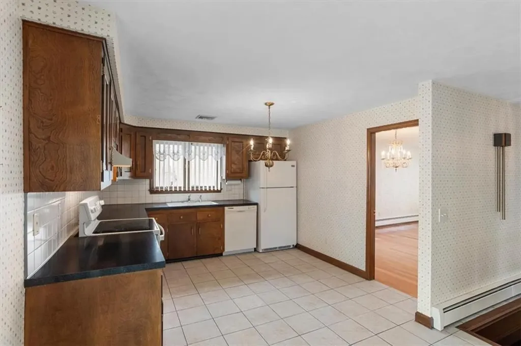 30 Dover Avenue East Providence RI 02914