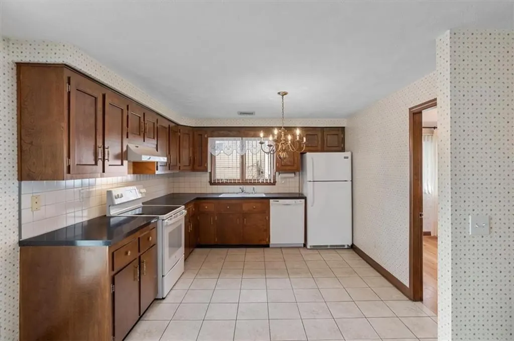 30 Dover Avenue East Providence RI 02914