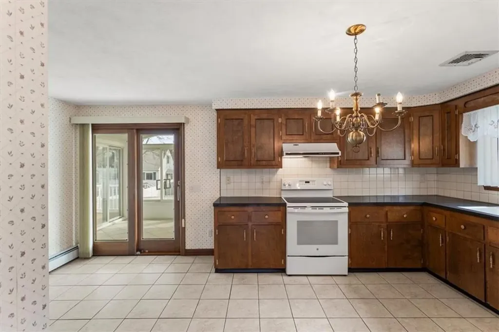30 Dover Avenue East Providence RI 02914