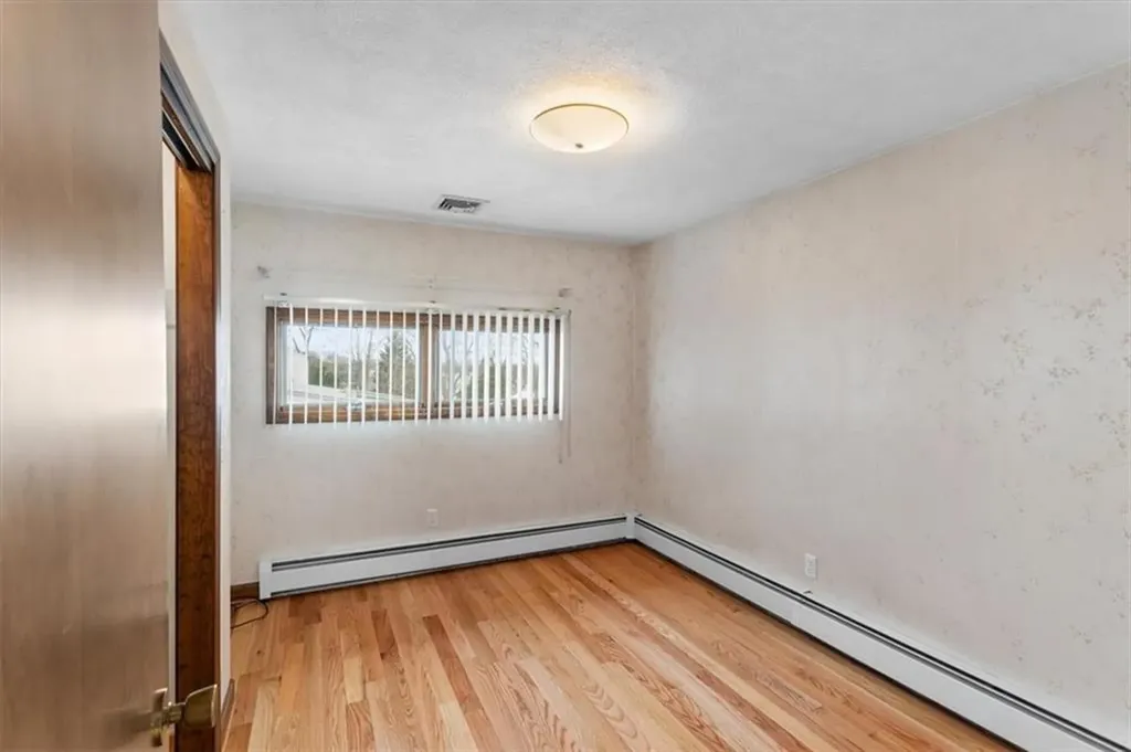 30 Dover Avenue East Providence RI 02914