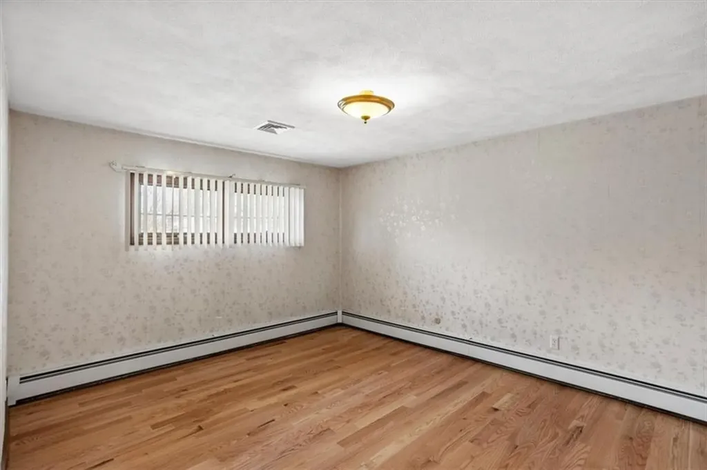 30 Dover Avenue East Providence RI 02914