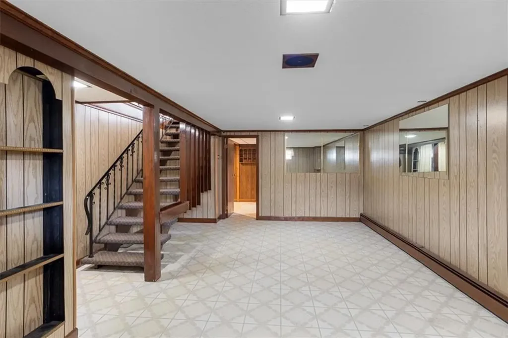 30 Dover Avenue East Providence RI 02914