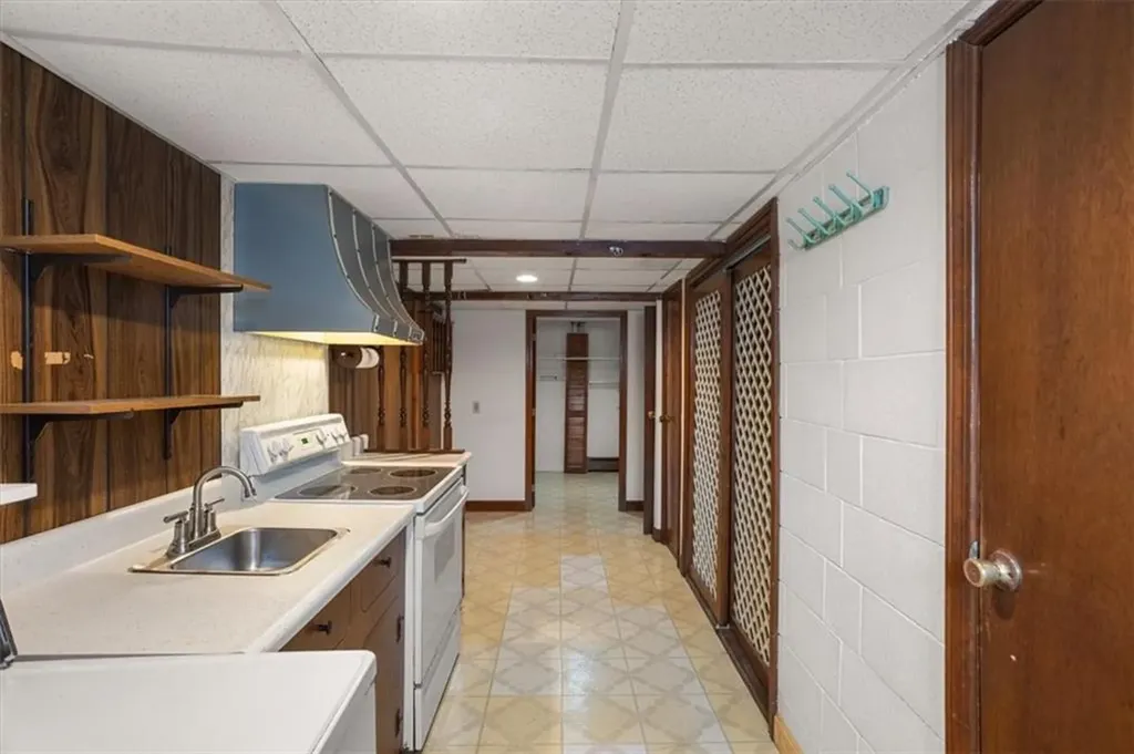 30 Dover Avenue East Providence RI 02914