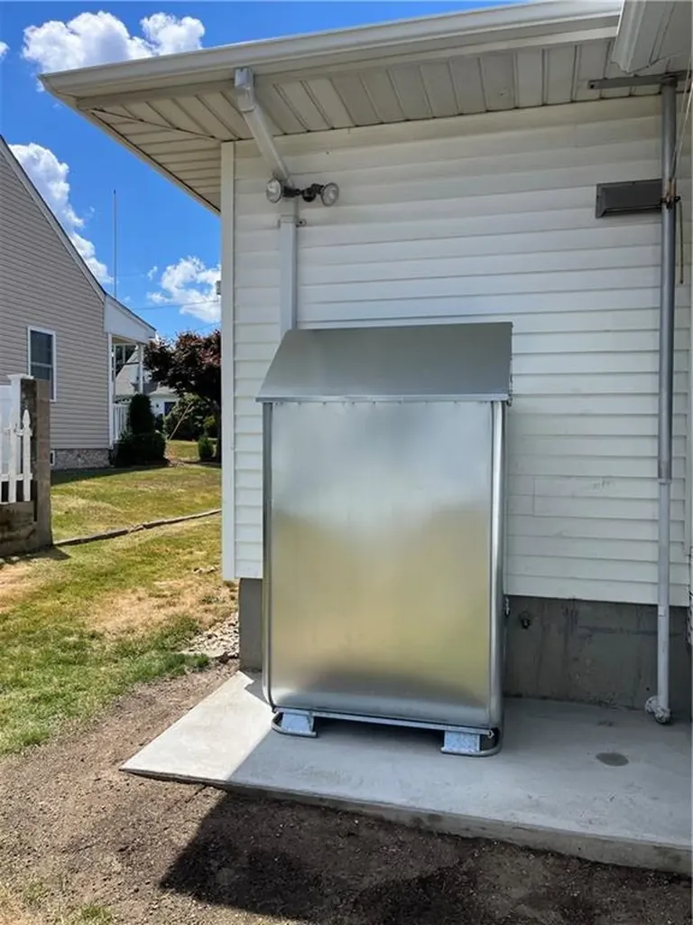 30 Dover Avenue East Providence RI 02914