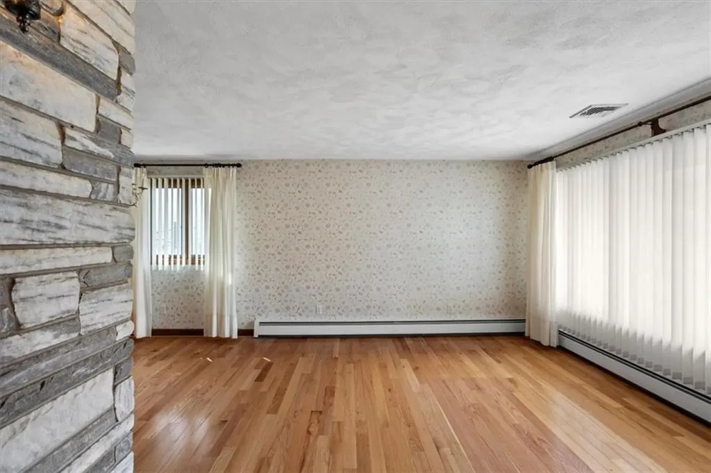 30 Dover Avenue East Providence RI 02914