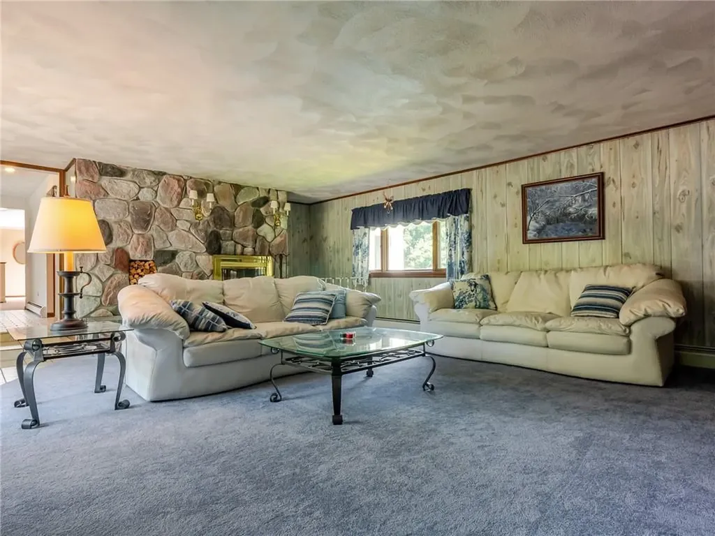9 Apache Lane Cumberland RI 02864