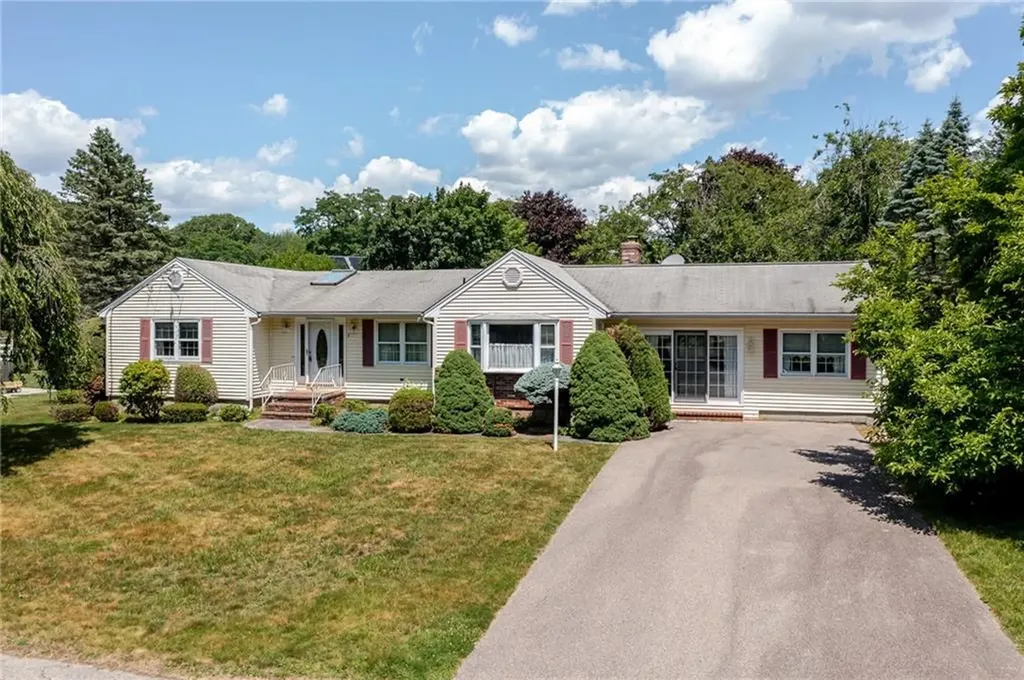 9 Apache Lane Cumberland RI 02864