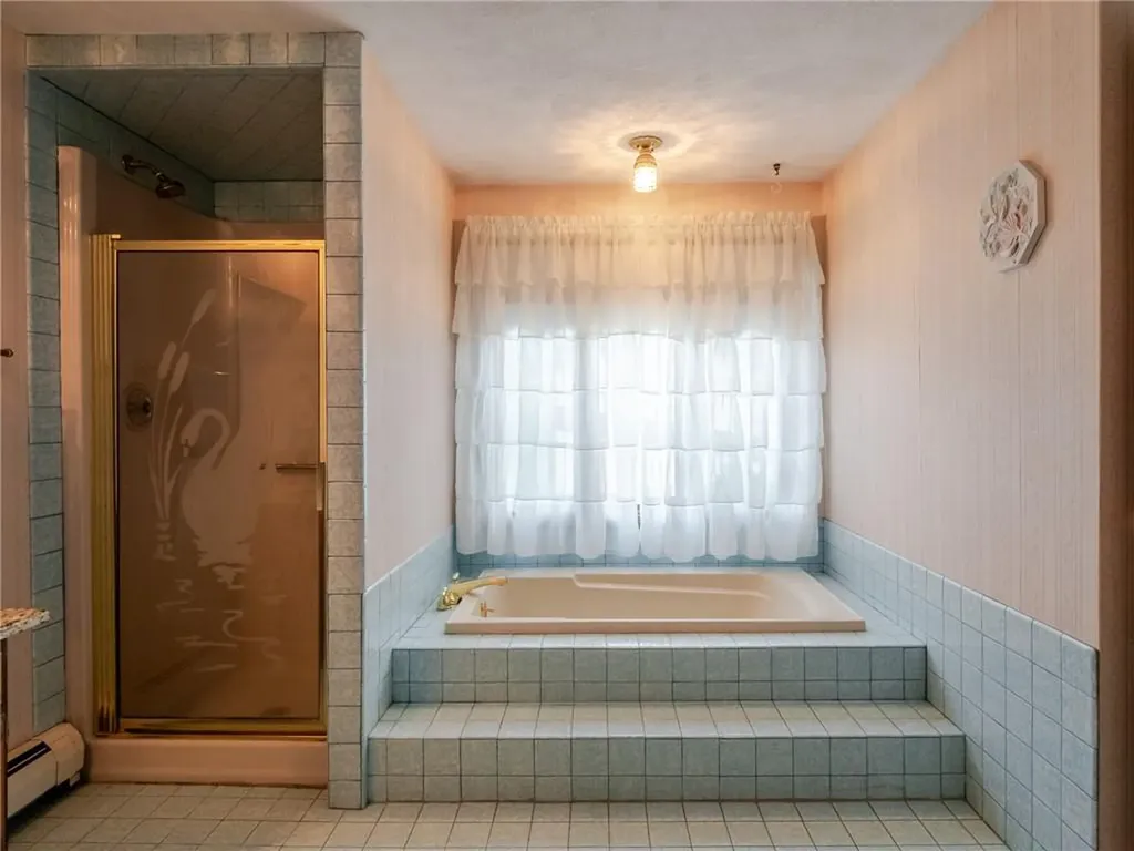 9 Apache Lane Cumberland RI 02864