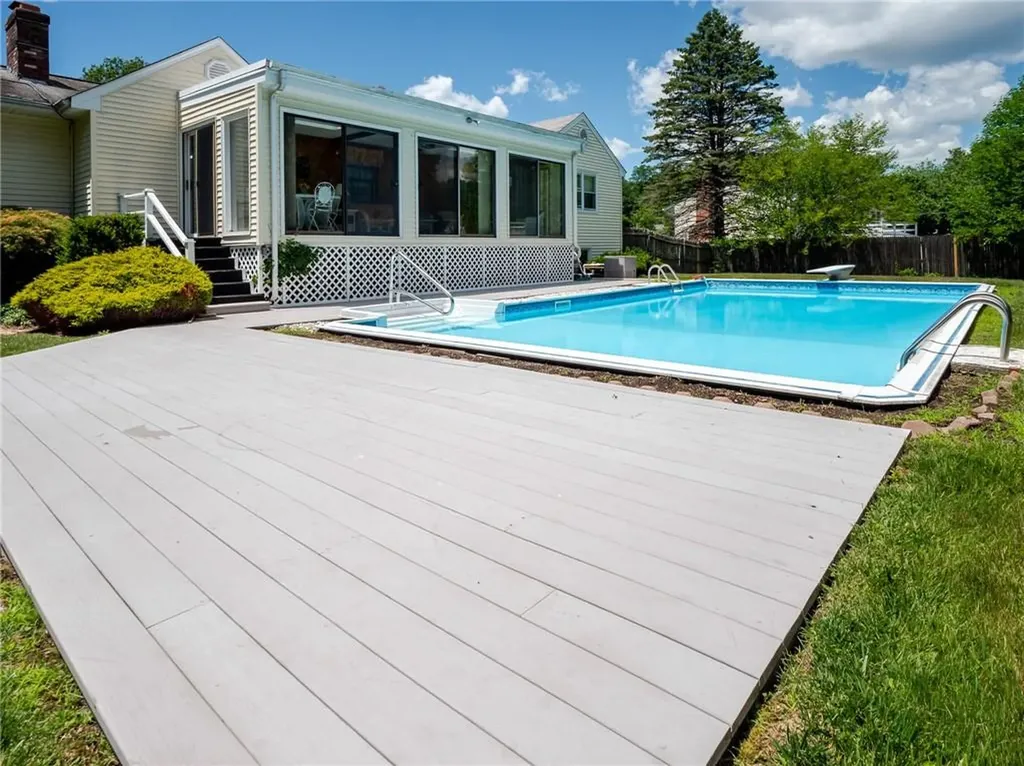 9 Apache Lane Cumberland RI 02864