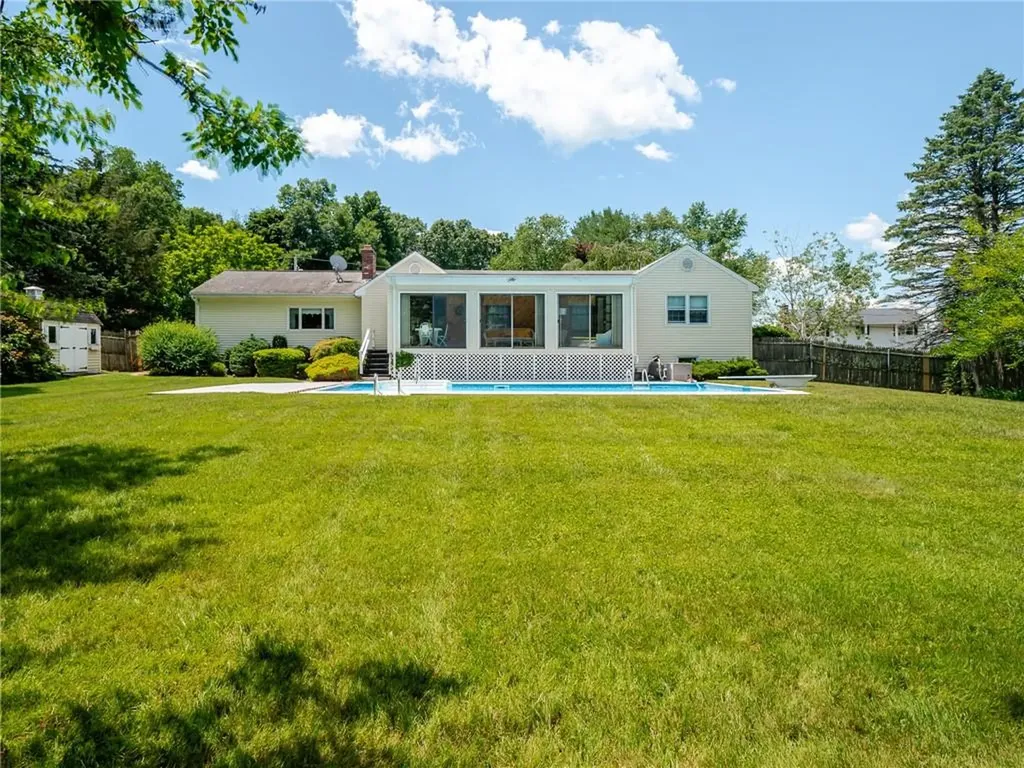 9 Apache Lane Cumberland RI 02864