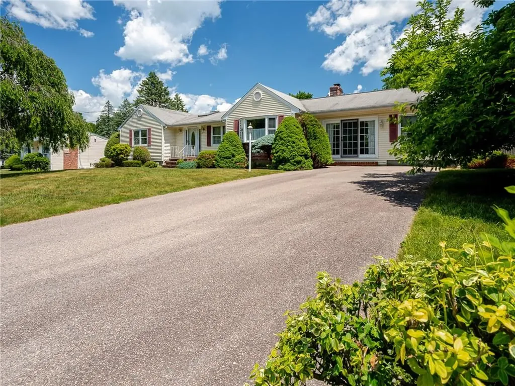 9 Apache Lane Cumberland RI 02864