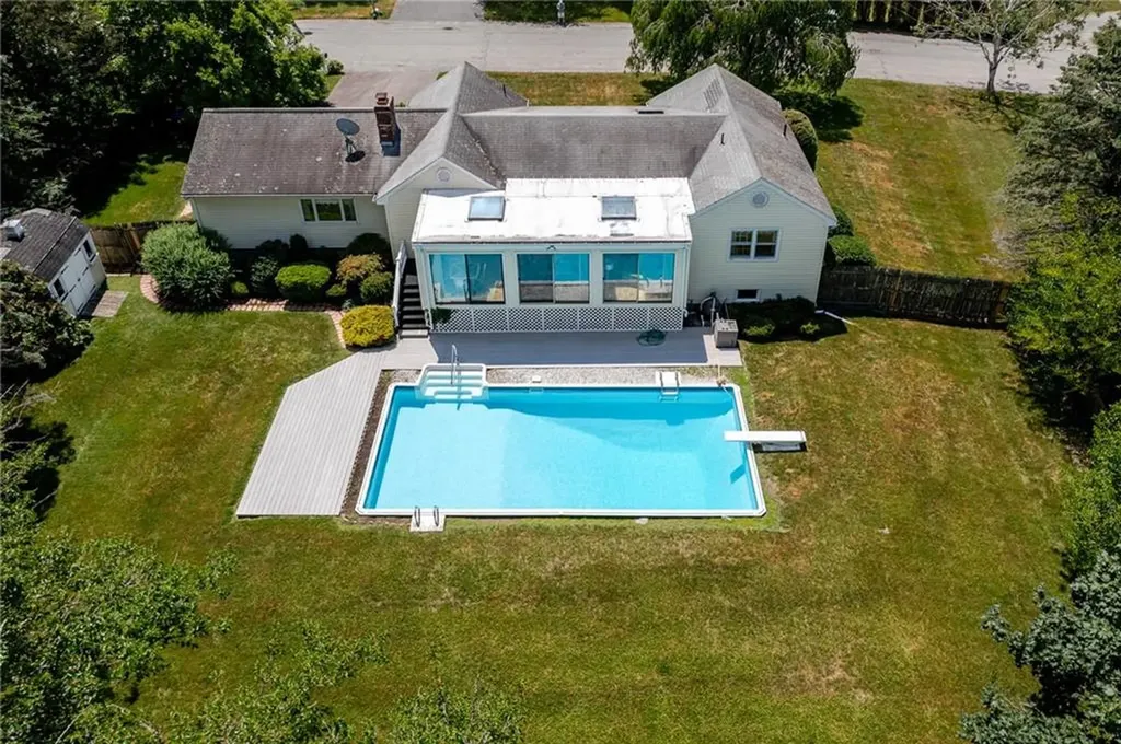 9 Apache Lane Cumberland RI 02864