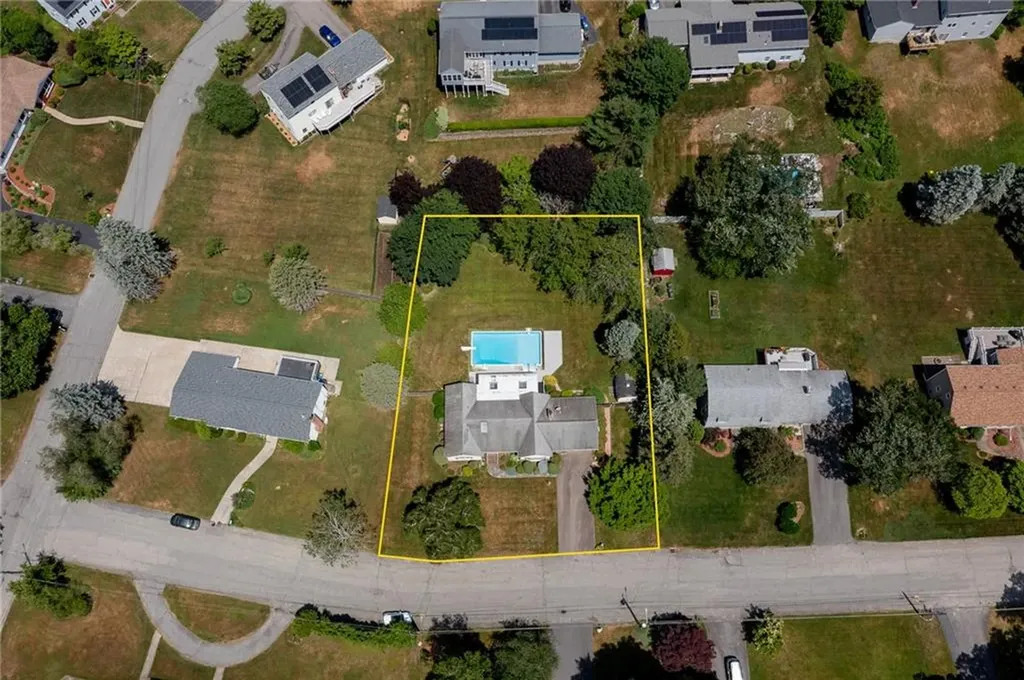 9 Apache Lane Cumberland RI 02864