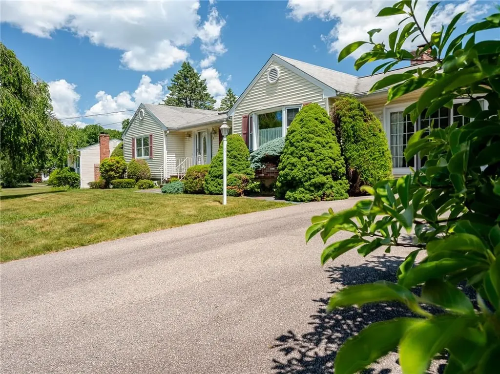 9 Apache Lane Cumberland RI 02864
