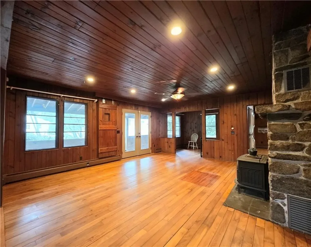 150 Plum Point Road North Kingstown RI 02874