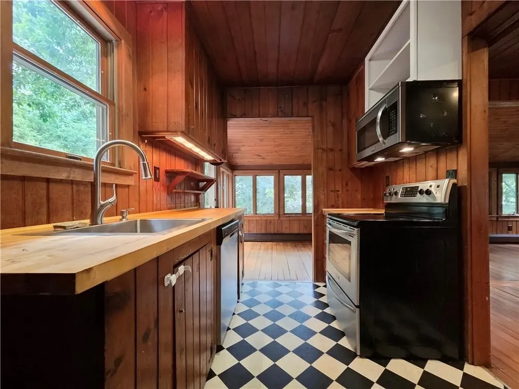 150 Plum Point Road North Kingstown RI 02874