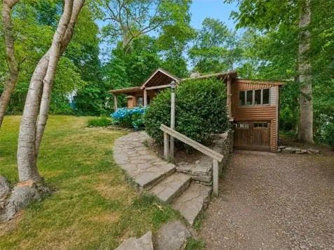 150 Plum Point Road North Kingstown RI 02874