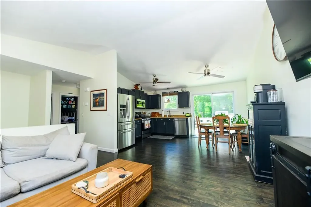 270 N Country Club Drive Warwick RI 02888