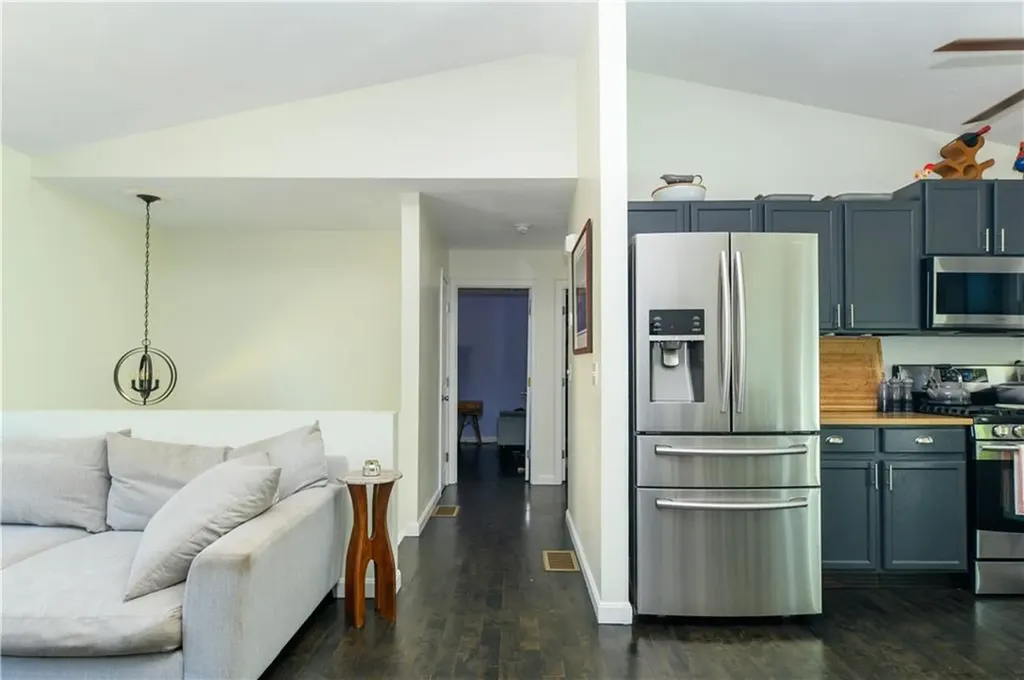 270 N Country Club Drive Warwick RI 02888