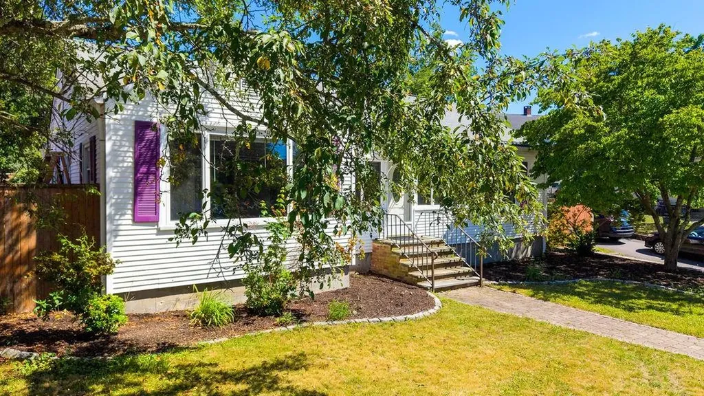 118 Summit Avenue West Warwick RI 02893