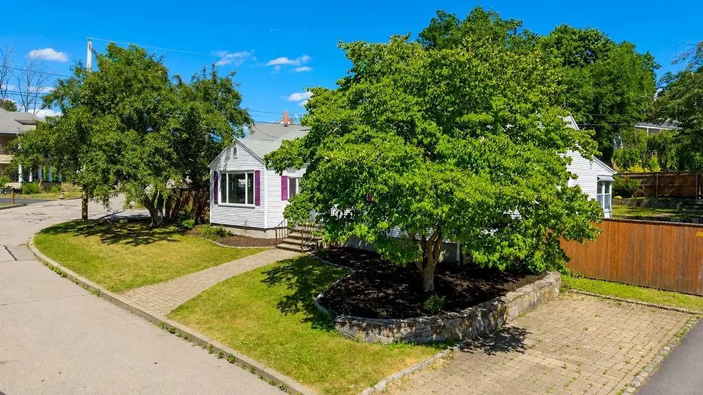 118 Summit Avenue West Warwick RI 02893