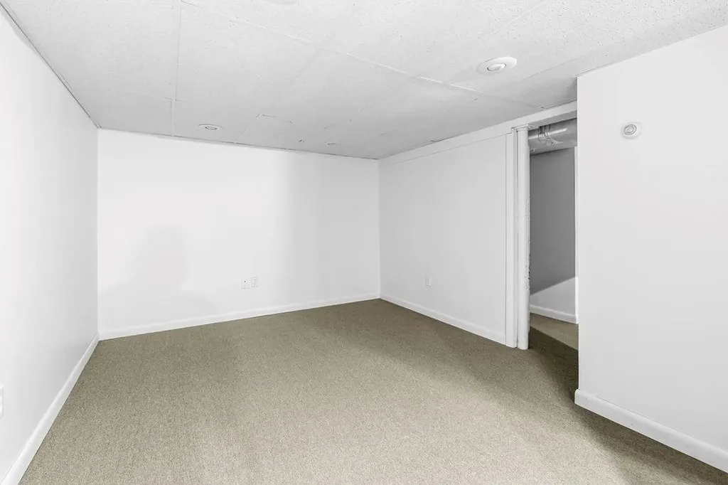118 Summit Avenue West Warwick RI 02893