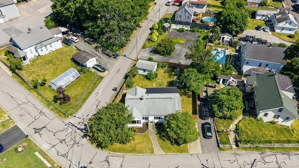 118 Summit Avenue West Warwick RI 02893