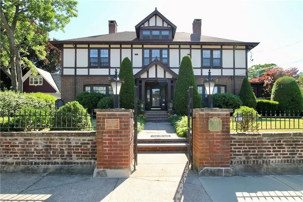 24 Walnut Street Pawtucket RI 02860