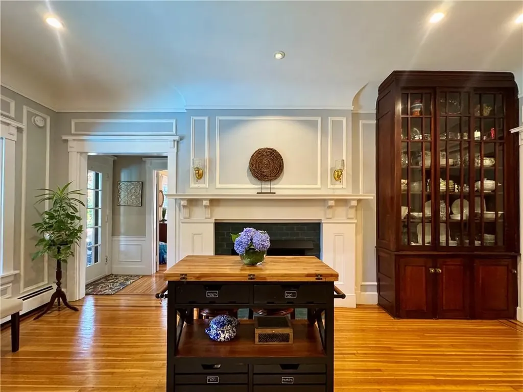24 Walnut Street Pawtucket RI 02860