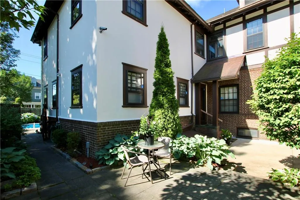 24 Walnut Street Pawtucket RI 02860